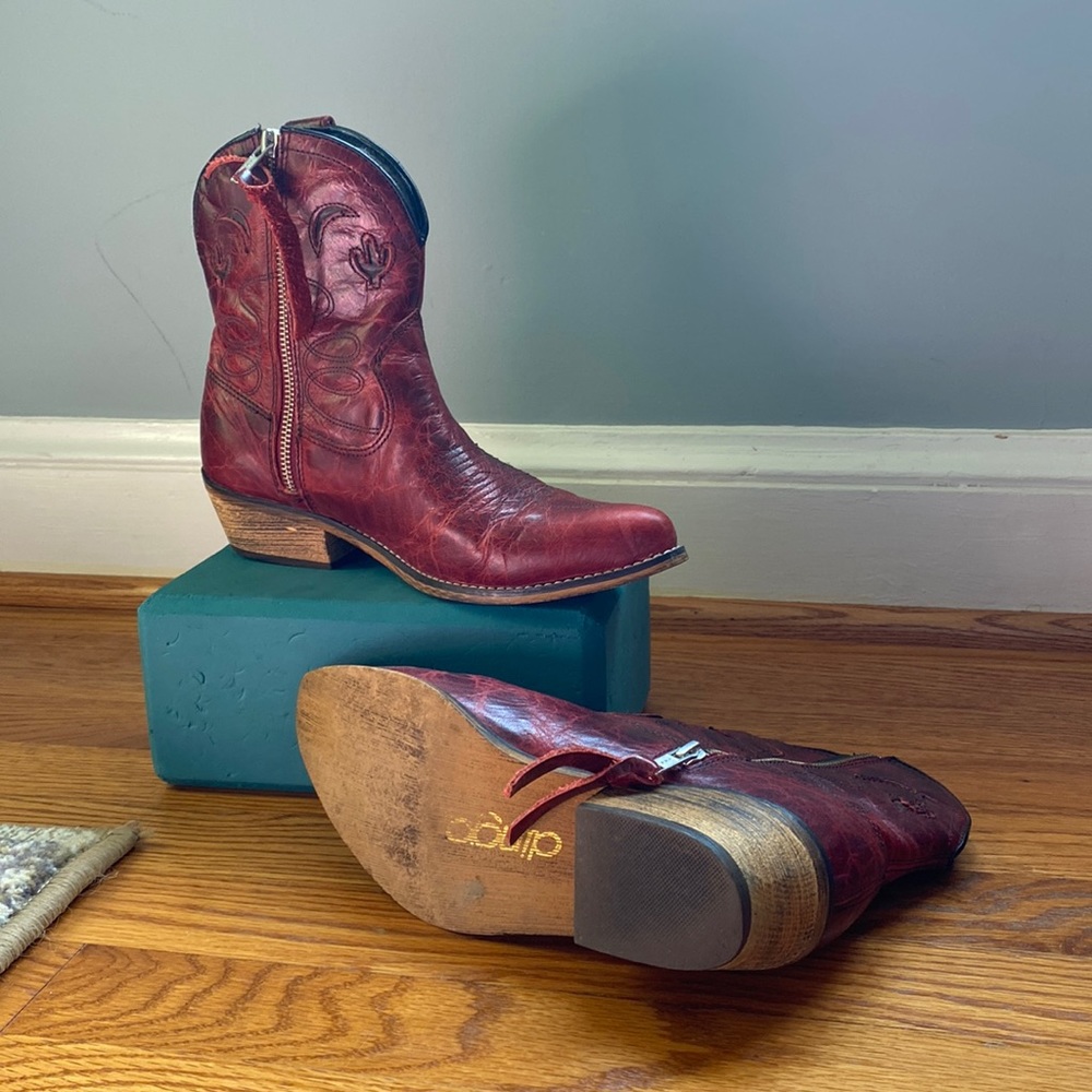 Dingo Brand ankle boots